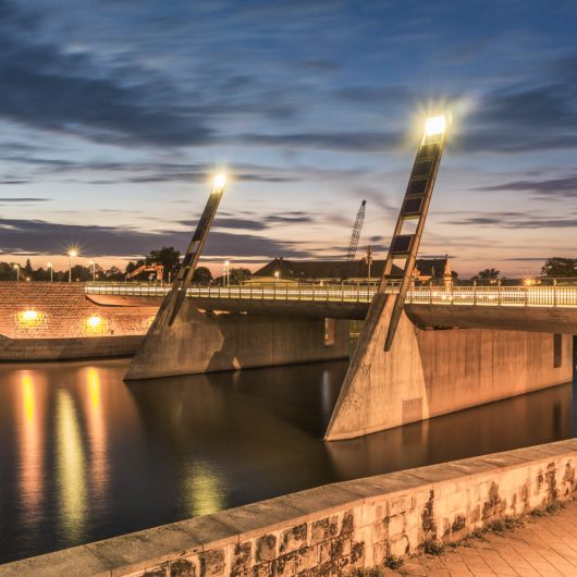 Galerie Nachtaufnahmen: Abendliche Lichter an der Hamelner Münsterbrücke